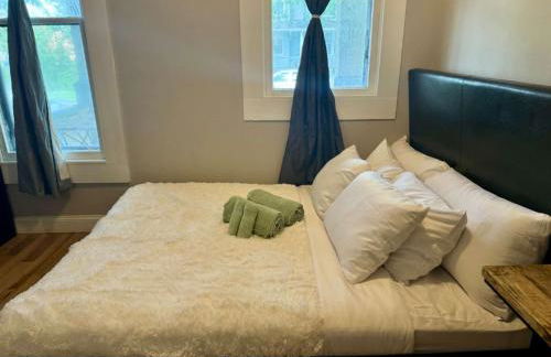 Jungle House Columbus Downtown Free Parking Sleeps 8 - Near Convention Center & Nationwide Arena - 2BR Short North Luxury Home - Over 5,800 Five Star Stays - Foto 29