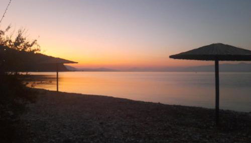 MODERN GROUND FLOOR APARTMENT ON the PEBBLES - Foto 2