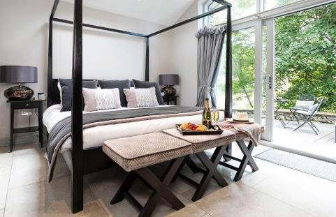 The Cow Shed - with hot tub - Photo 11