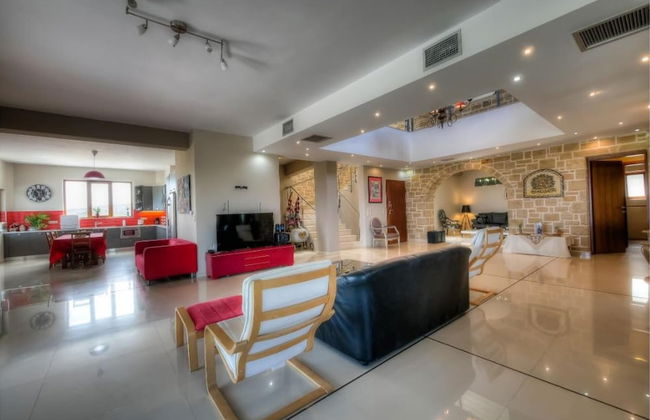 Amazing Villa Arios - Photo 2