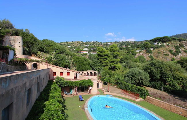 Mansion in Capo Vaticano Near the Beach - Photo 12