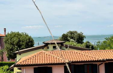 Bulldog Venice Apartment - Photo 17