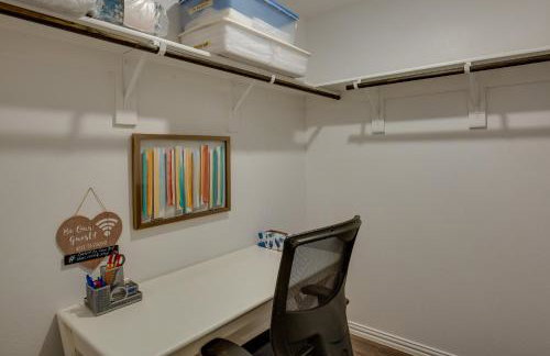 Game Room and Walk to Beach Gun Barrel City Gem! - Foto 13