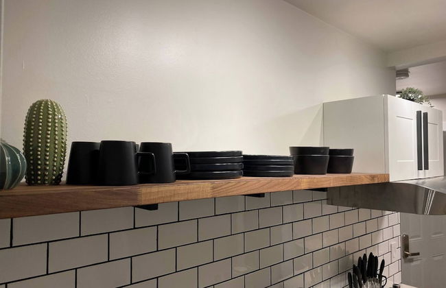 Central 2br Near Unveristy And Whyte Ave - Photo 8