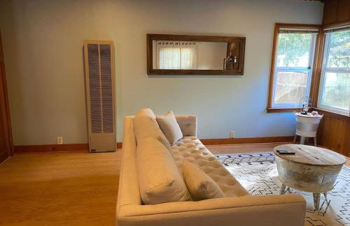 Cozy King Bed Cabin Fireplace - Photo 17