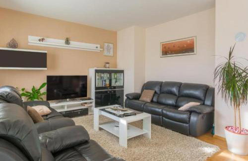 Six Bedroom Holiday House With Pool - Foto 27