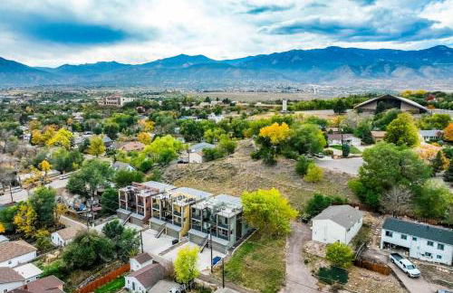 4BD Home w Rooftop Patio Fire Pit & Mountain Views - Foto 57