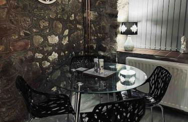 Beautiful renovated former coach house - Photo 14