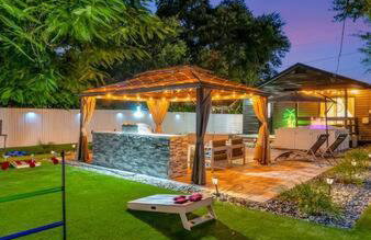 Family Fun & Backyard Oasis Hot Tub Games & BBQ - Foto 45