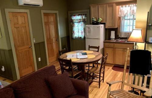 Family-Friendly Cabin with Private Hot Tub near Charlotte, North Carolina - Foto 16