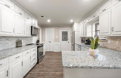 Cosy Waterfront Home - Photo 12