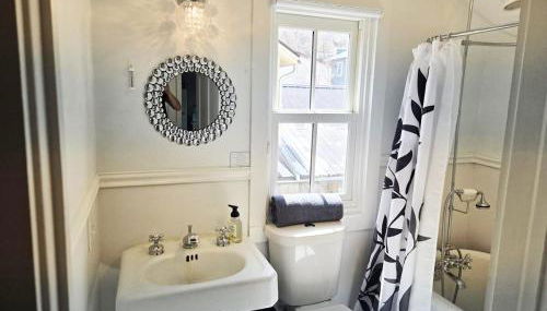 Charming Downtown Apartment in Victorian Home with Mountain Views - Foto 2