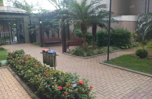 Apartamento espetacular em Condomínio clube todo mobiliado - Foto 5