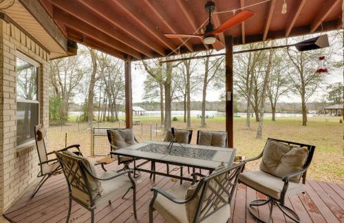 Waterfront Home with Boat Dock on Lake Conroe! - Foto 2