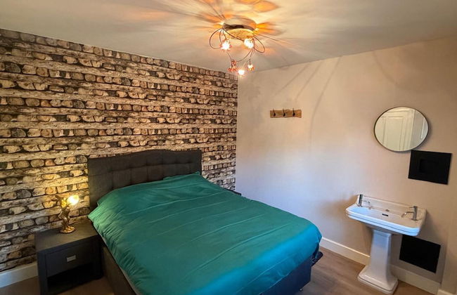 Magnificent Luxury Chateau in Vast Garden with Sauna & Hot Tubs - Photo 17