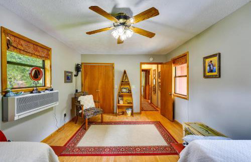 Flippin Home with Fire Pit Walk to White River! - Foto 18