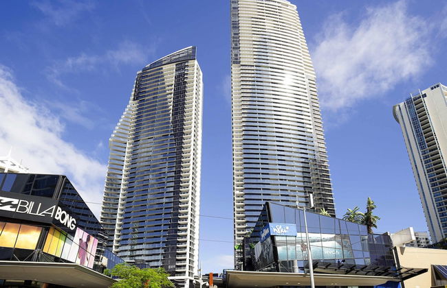 Mantra Circle on Cavill - Photo 1