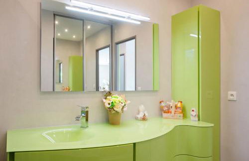 Belle Villa moderne avec piscine et jardin - Foto 28