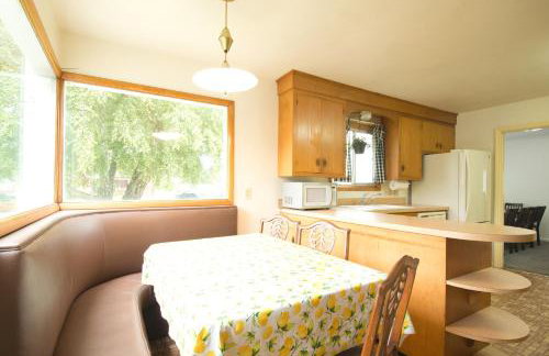 Spacious 5BR 2BA Home - Fenced Yard, BBQ, Fire Pit - Foto 9