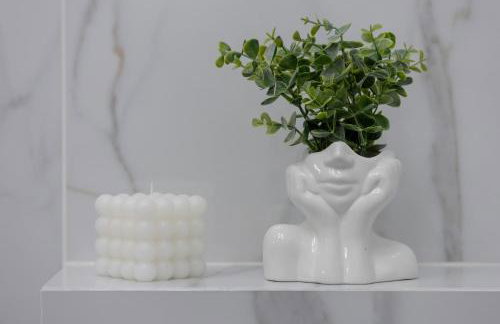 Stylish Apartment with Balcony 7th Floor by Noclegi Renters - Foto 16