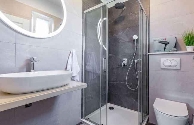 Peaceful Murvica Villa Pool, Garden, and Modern Comfort - Photo 15