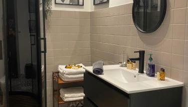 Petite maison à coté de Beauval & Chateaux - Photo 3, Shower