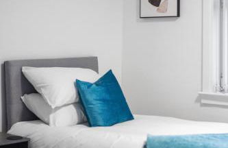 Modern 3 Bed Home in Bathgate with Garden - Photo 6