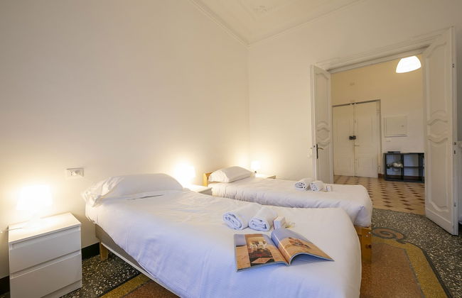 I Marinai - In The City Of Genoa - Photo 8