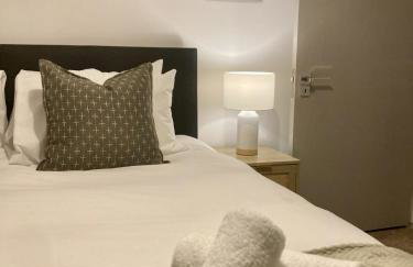 Richmond High Street Retreat – Station Steps Away - Foto 15