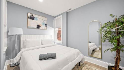 Cozy Apt in Center City! - Photo 4