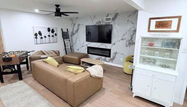 Private 3BR Home - Hot Tub, Yard, Arcade & Parking - Foto 3