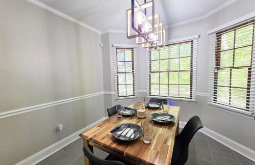 3BR House at Pine Forest Hideaway - 12 Minutes to UNC - Near Jordan Lake - Foto 17