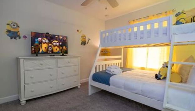 Gorgeous Home With Pool and Lake View - Foto 2, Habitación