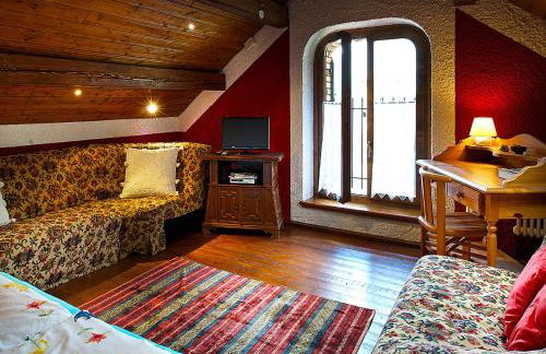 Cottage in Italy With Alpine Fireplace - Foto 33