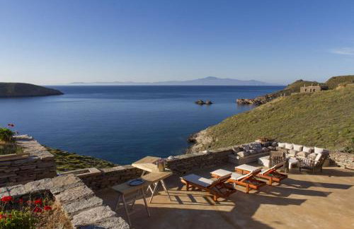 The Charming Waterfront Retreat, with a swimming pool & direct access to the sea, ideal for large families, or a group of friends - Foto 12