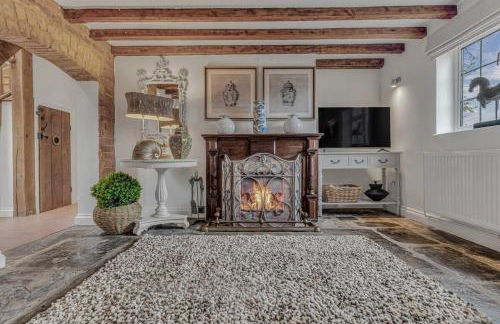 Hiron's Piece and Honeysuckle Cottage - with Hot Tub - Photo 48