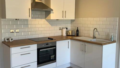 1-bed - Sleeps 2 - Pet Friendly w Parking - Foto 3