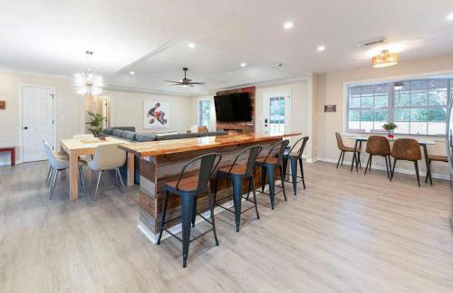 15 Min to UA Private Heated Pool Huge Yard Luxe Master - Foto 11