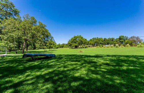 1800's Antique Log Cabin with Modern Amenities near Fredericksburg and Kerrville, Texas - Photo 36