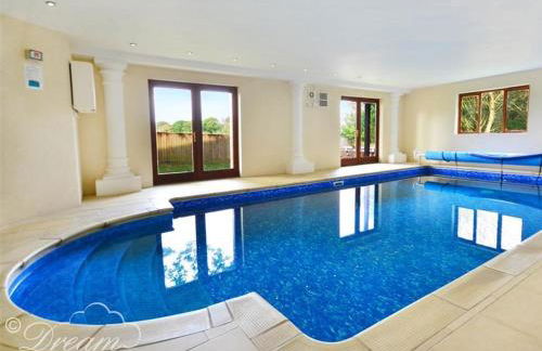 Baytree Lodge - Photo 2