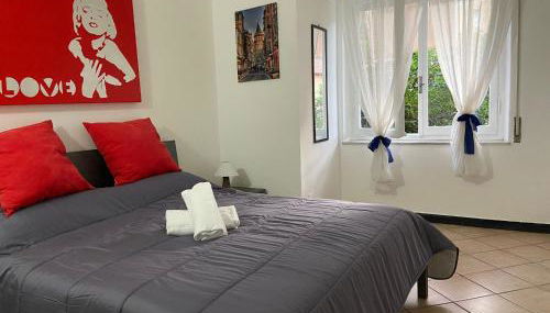 Right Bank House - Photo 1