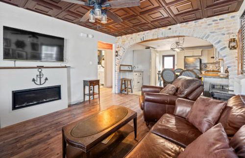 Romantic Colonial Hideaway in Historic Downtown - Pet Friendly - Foto 32