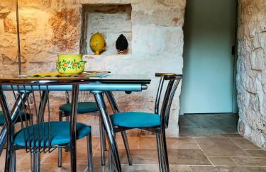 Trullo Amalia con piscina privata - Foto 12