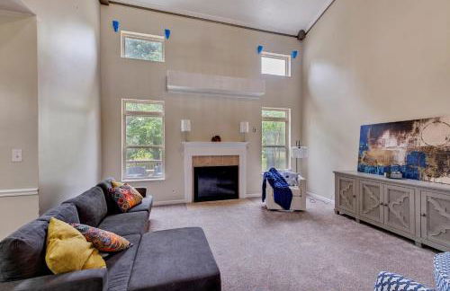 Incredibly Spacious Carmel Home with Fully Equipped Kitchen - 4700 Sq Ft! Sleeps 15! Pet Friendly! home - Foto 9