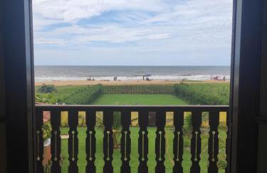 Cabo Frio, Piscina de frente pro Mar, Pé na areia - Foto 28