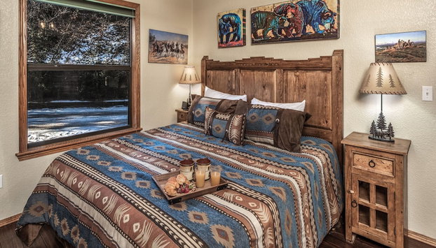 Midtown Riverfront by Ruidoso Vacation Rentals - Foto 5, Habitación