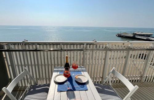 Vista mare a 10m dalla spiaggia, 8 piano e parcheggio privato - Foto 2
