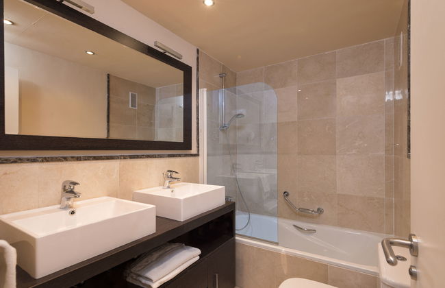 Lateral View - Photo 7