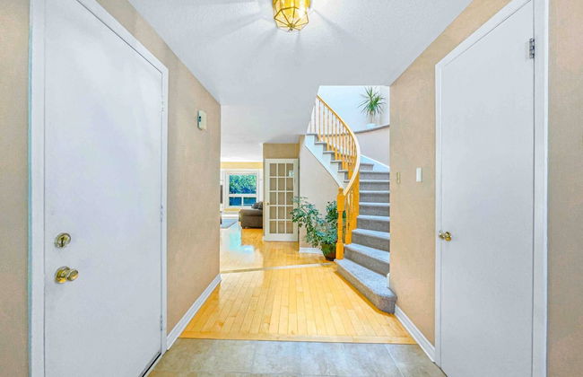 Spacious Family Home Close To Downtown With King Bed Num1 - Photo 22