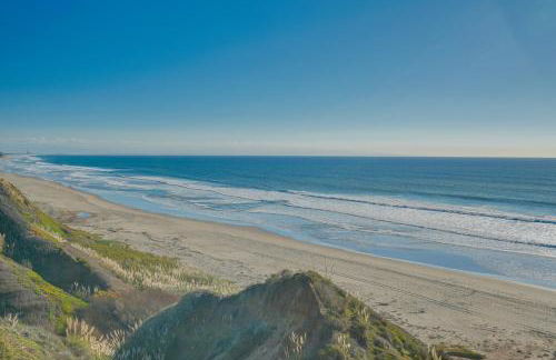 Seascape Aptos Retreat with Bocce Ball Court! - Foto 28